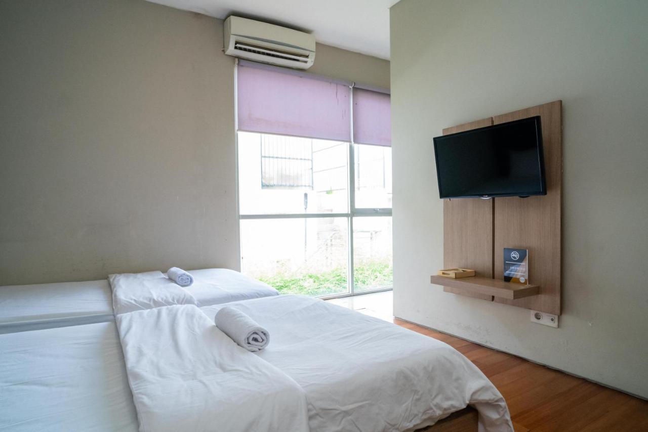 3j Lippo Karawaci Hotel 2*